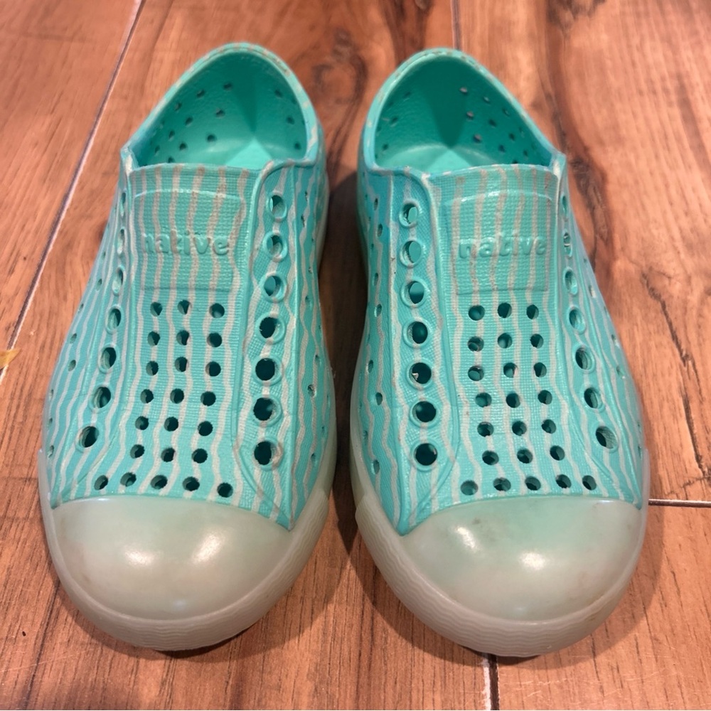 Native Jefferson Waterproof Slip-On Shoes Aqua Sz C8 - Picture 7 of 7